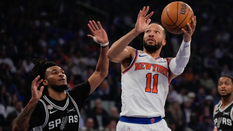 Knicks stun Spurs with historic comeback, move one win away from NBA title